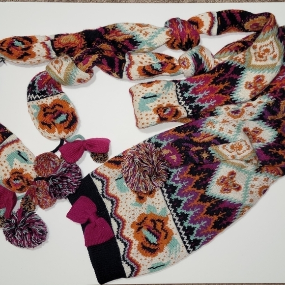 unbranded Accessories - Knit Scarf and Stocking Hat pom poms and bows